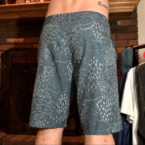 tentree hybrid board shorts - Picture 2 of 10
